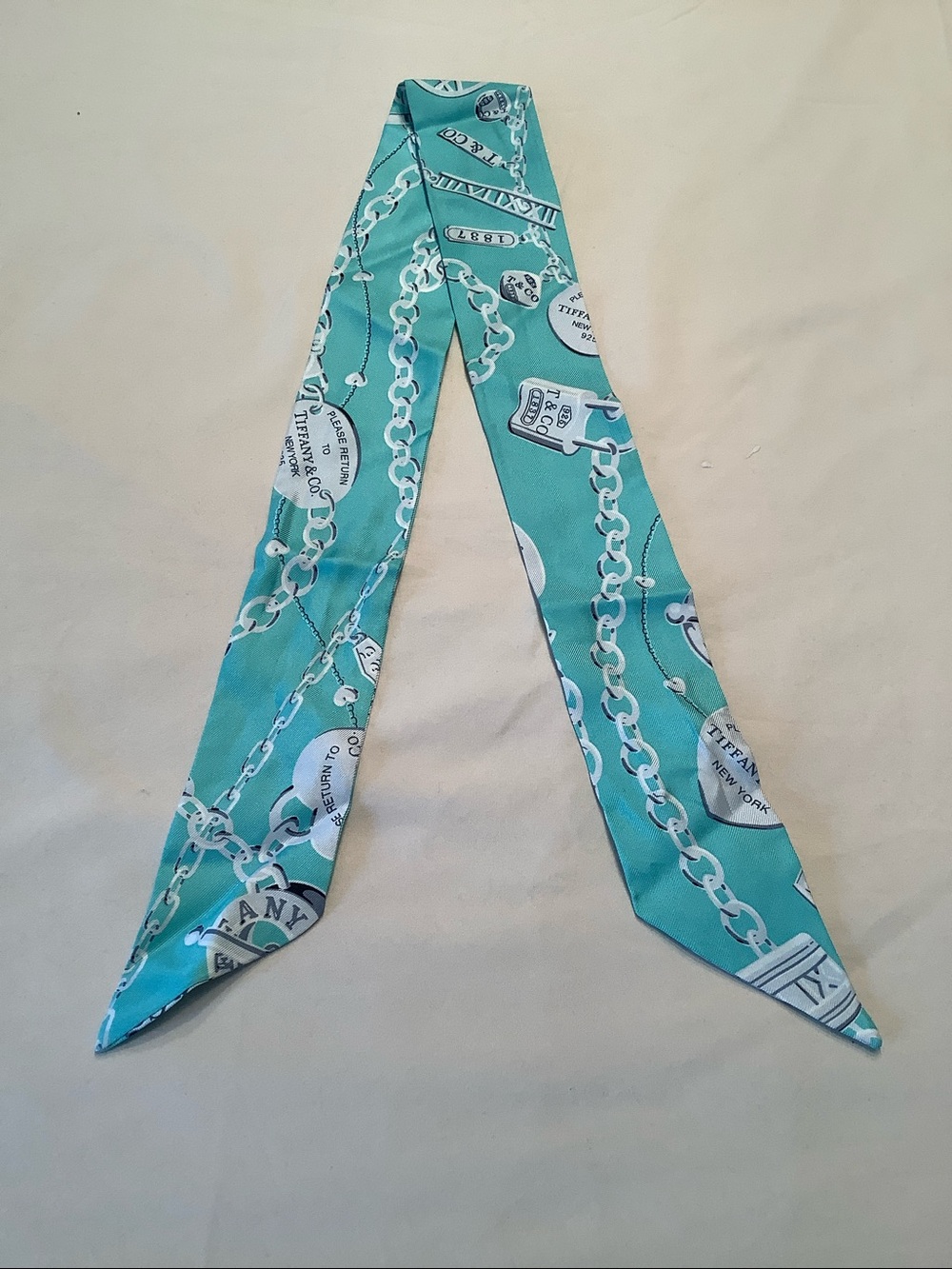 Tiffany & Co. Silk Patterned twilly scarf in Blue & White 31 x 2 in